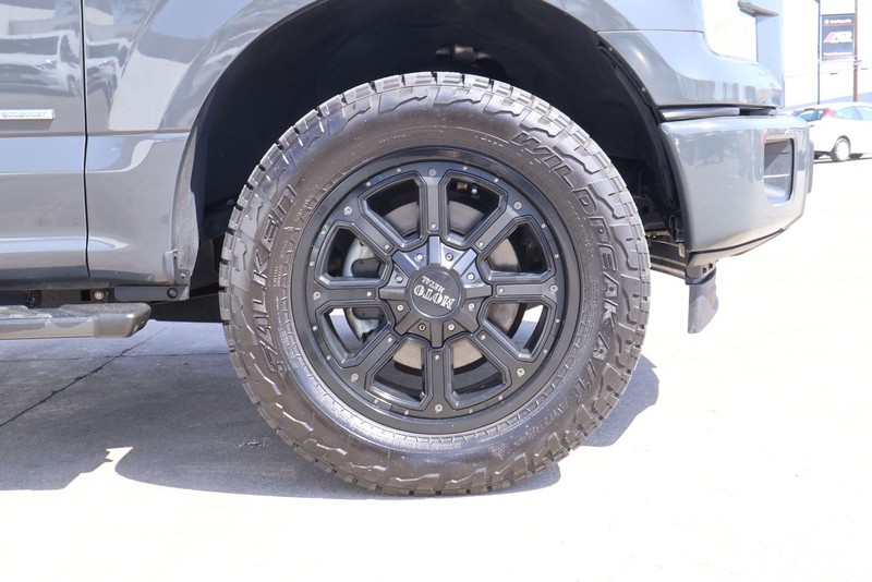 Ford F-150 Vehicle Full-screen Gallery Image 13