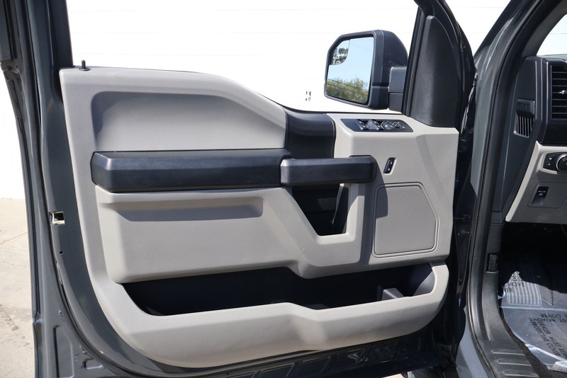 Ford F-150 Vehicle Full-screen Gallery Image 14