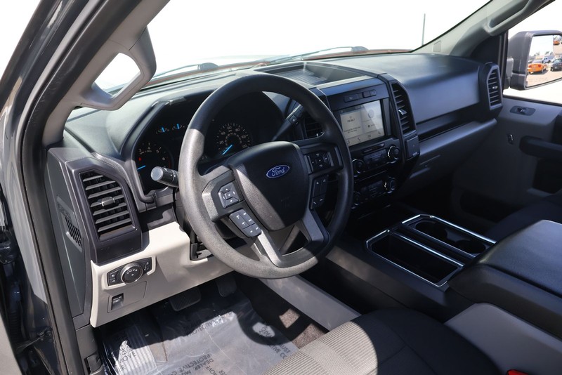 Ford F-150 Vehicle Full-screen Gallery Image 15