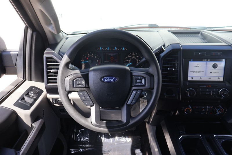 Ford F-150 Vehicle Full-screen Gallery Image 23