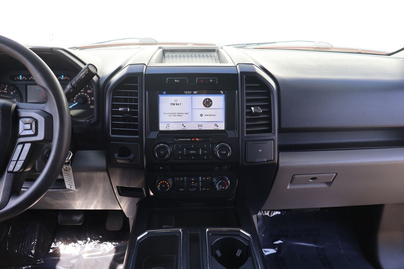 Ford F-150 Vehicle Full-screen Gallery Image 26