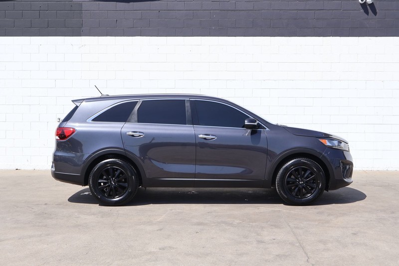 Kia Sorento Vehicle Full-screen Gallery Image 04