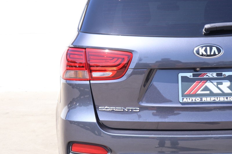 Kia Sorento Vehicle Full-screen Gallery Image 07