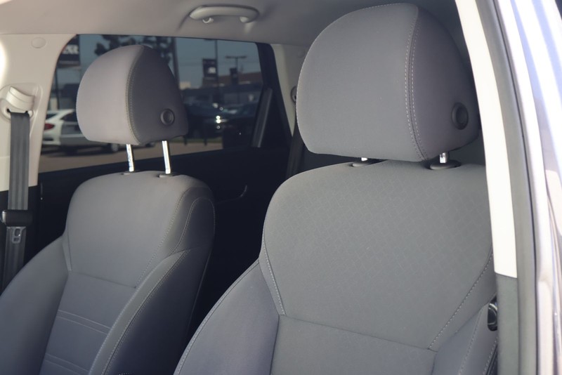 Kia Sorento Vehicle Full-screen Gallery Image 17