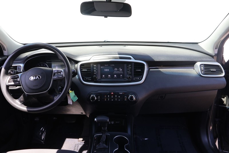 Kia Sorento Vehicle Full-screen Gallery Image 21