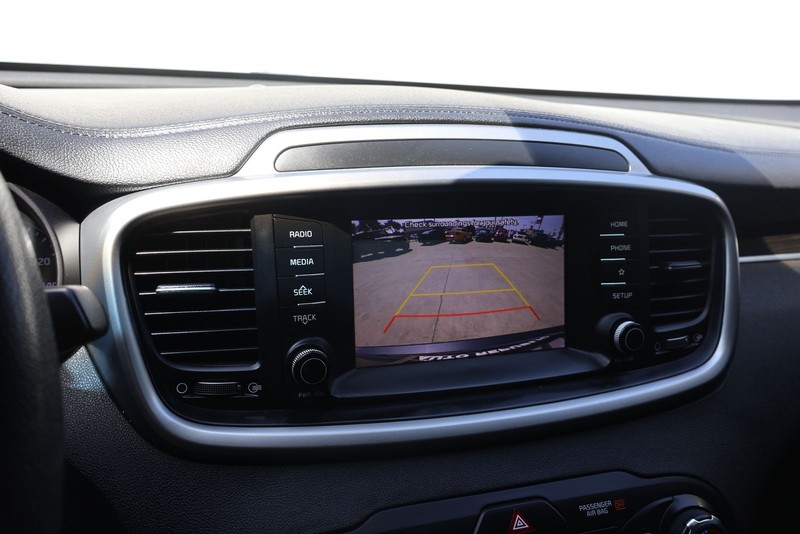Kia Sorento Vehicle Full-screen Gallery Image 28