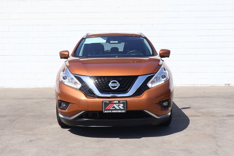 Nissan Murano Vehicle Full-screen Gallery Image 02