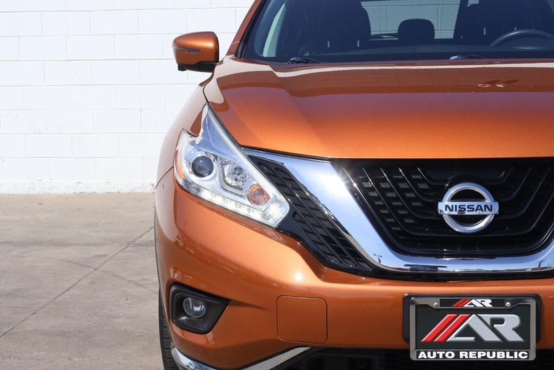 Nissan Murano Vehicle Full-screen Gallery Image 03