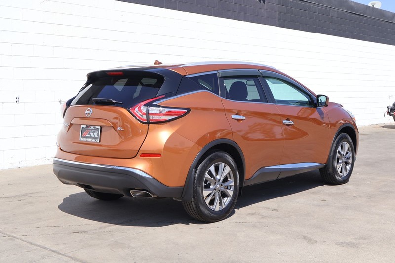Nissan Murano Vehicle Full-screen Gallery Image 05