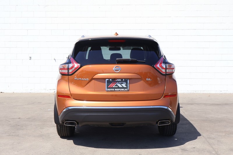 Nissan Murano Vehicle Full-screen Gallery Image 06
