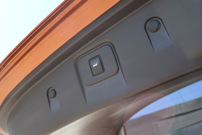 Nissan Murano Vehicle Full-screen Gallery Image 09