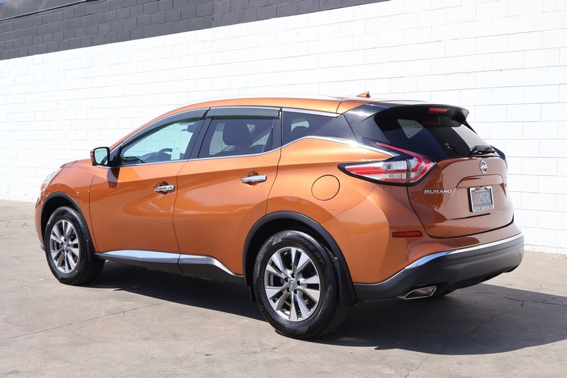 Nissan Murano Vehicle Full-screen Gallery Image 10