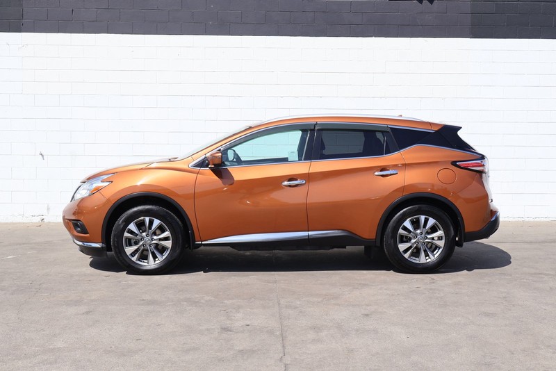 Nissan Murano Vehicle Full-screen Gallery Image 11
