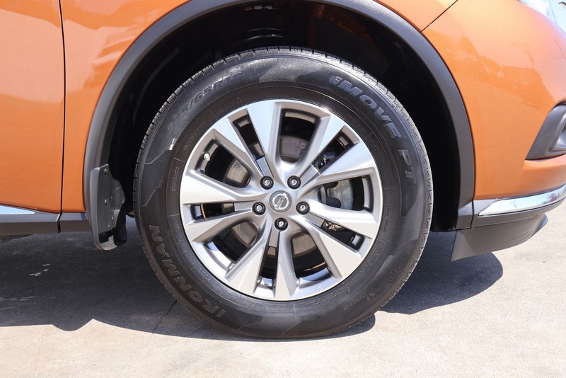 Nissan Murano Vehicle Full-screen Gallery Image 14