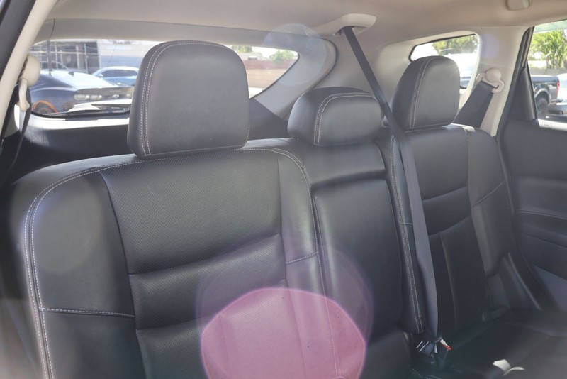 Nissan Murano Vehicle Full-screen Gallery Image 21