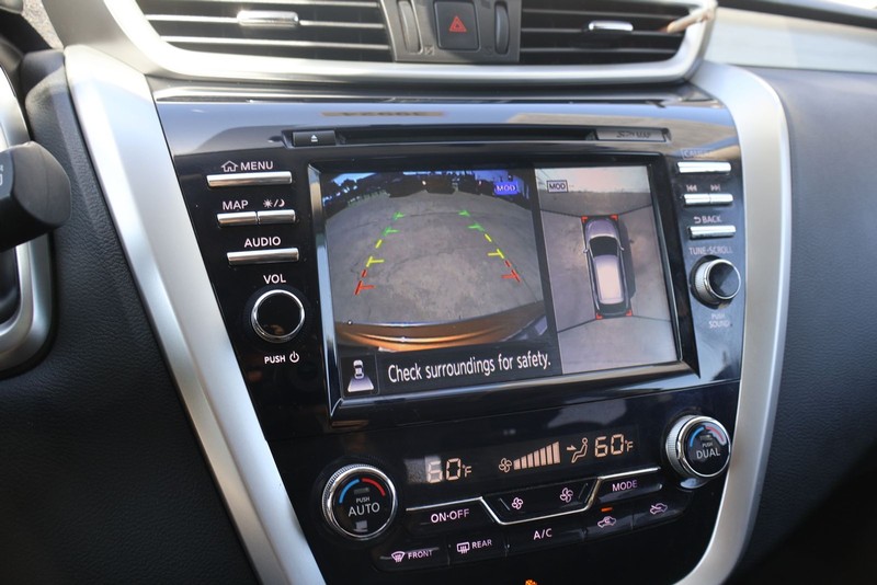 Nissan Murano Vehicle Full-screen Gallery Image 29