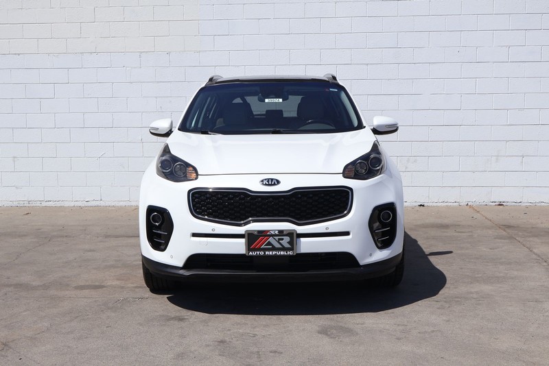 Kia Sportage Vehicle Full-screen Gallery Image 02