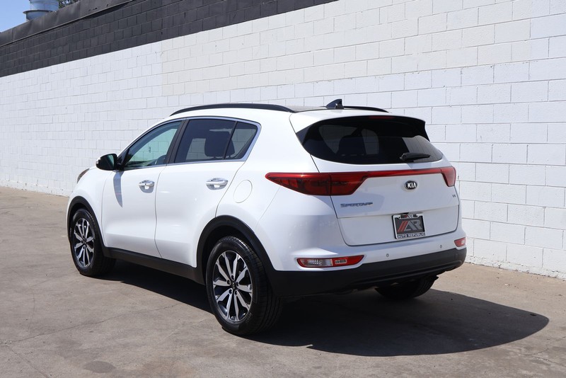 Kia Sportage Vehicle Full-screen Gallery Image 10