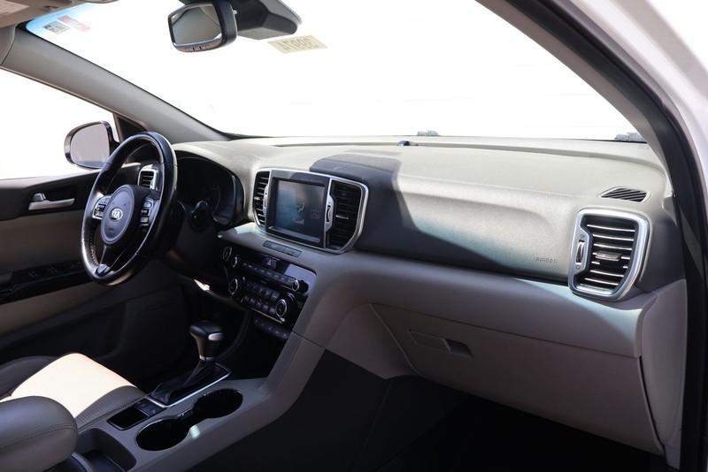 Kia Sportage Vehicle Full-screen Gallery Image 19