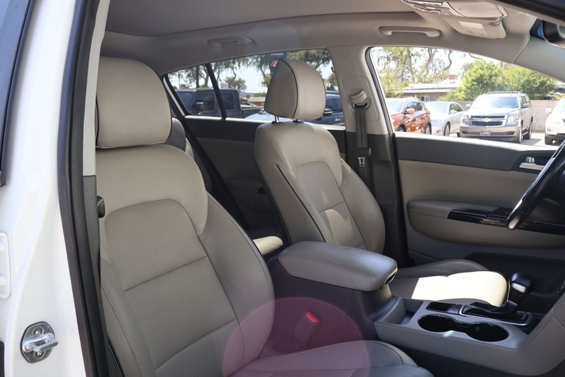 Kia Sportage Vehicle Full-screen Gallery Image 20