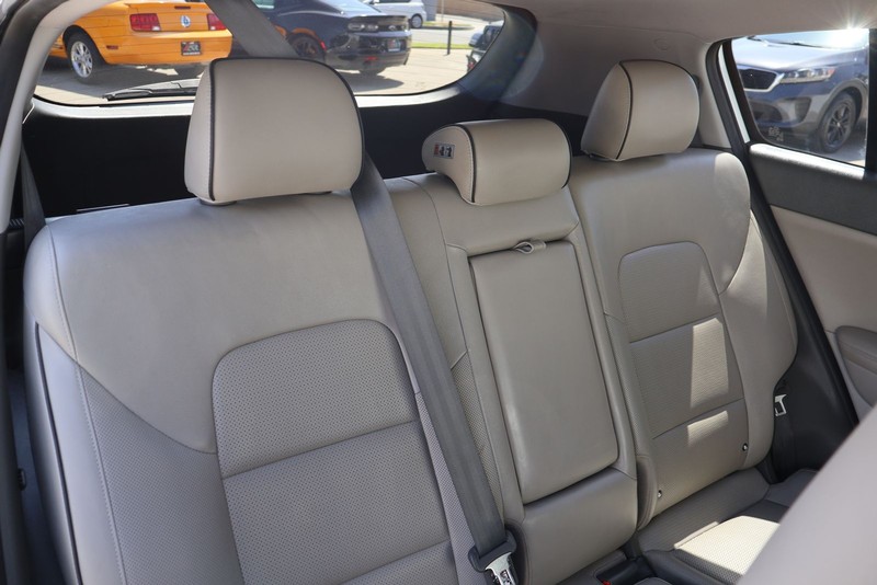 Kia Sportage Vehicle Full-screen Gallery Image 21