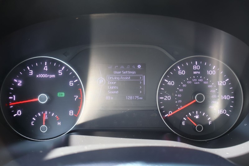 Kia Sportage Vehicle Full-screen Gallery Image 23