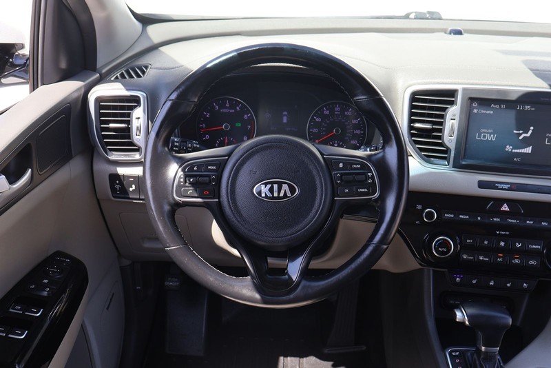 Kia Sportage Vehicle Full-screen Gallery Image 24