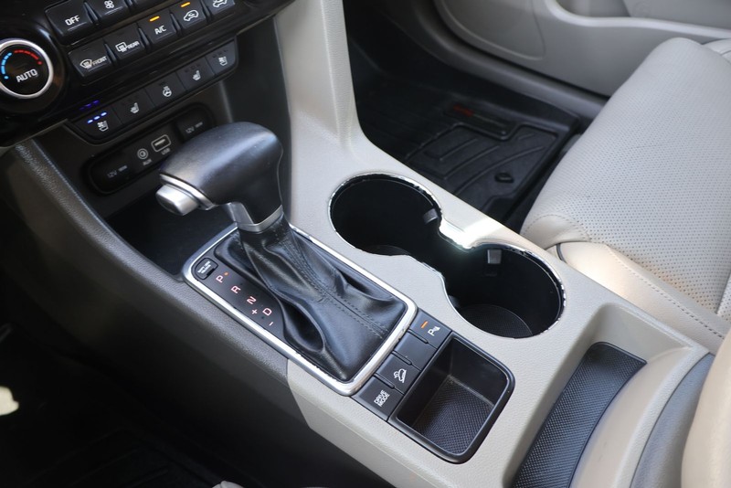 Kia Sportage Vehicle Full-screen Gallery Image 30