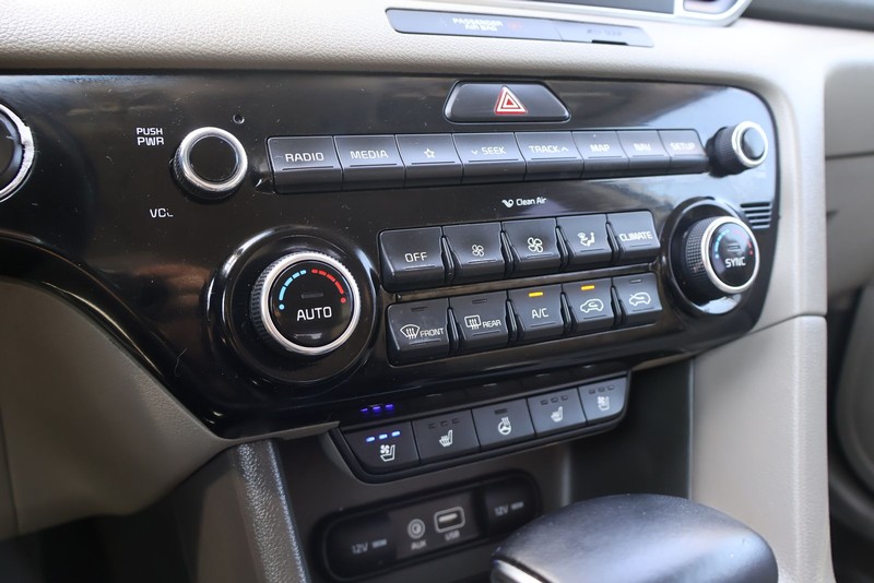 Kia Sportage Vehicle Full-screen Gallery Image 31