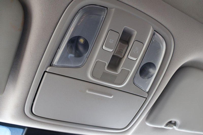Kia Sportage Vehicle Full-screen Gallery Image 32