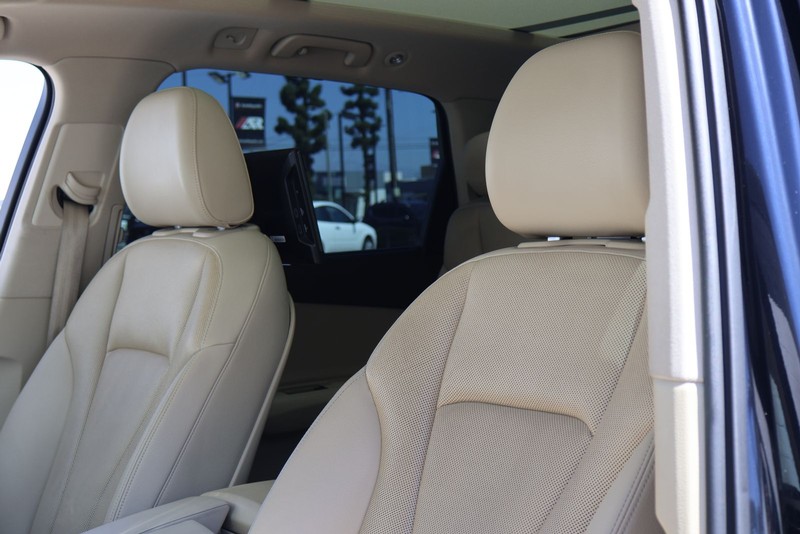 Audi Q7 Vehicle Full-screen Gallery Image 16