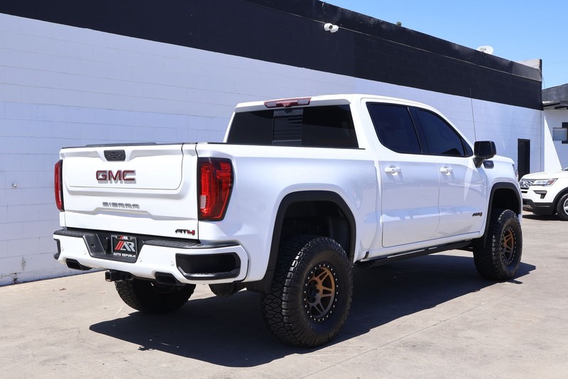 GMC Sierra 1500 Vehicle Full-screen Gallery Image 05