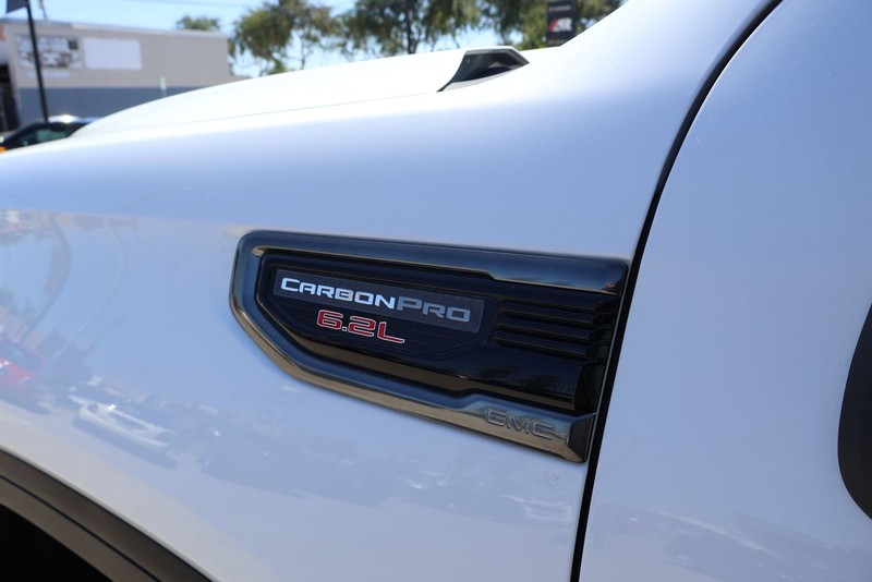 GMC Sierra 1500 Vehicle Full-screen Gallery Image 12