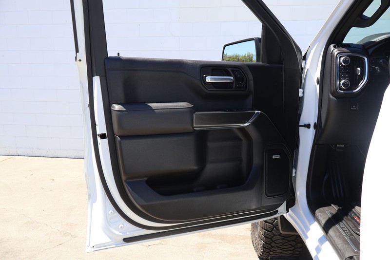 GMC Sierra 1500 Vehicle Full-screen Gallery Image 16