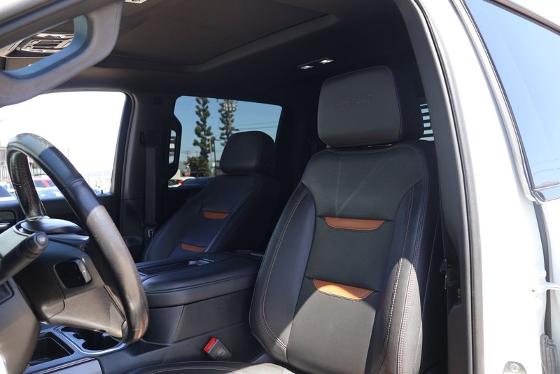 GMC Sierra 1500 Vehicle Full-screen Gallery Image 18