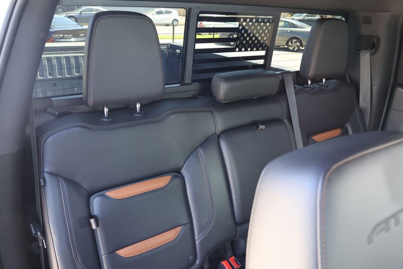 GMC Sierra 1500 Vehicle Full-screen Gallery Image 22