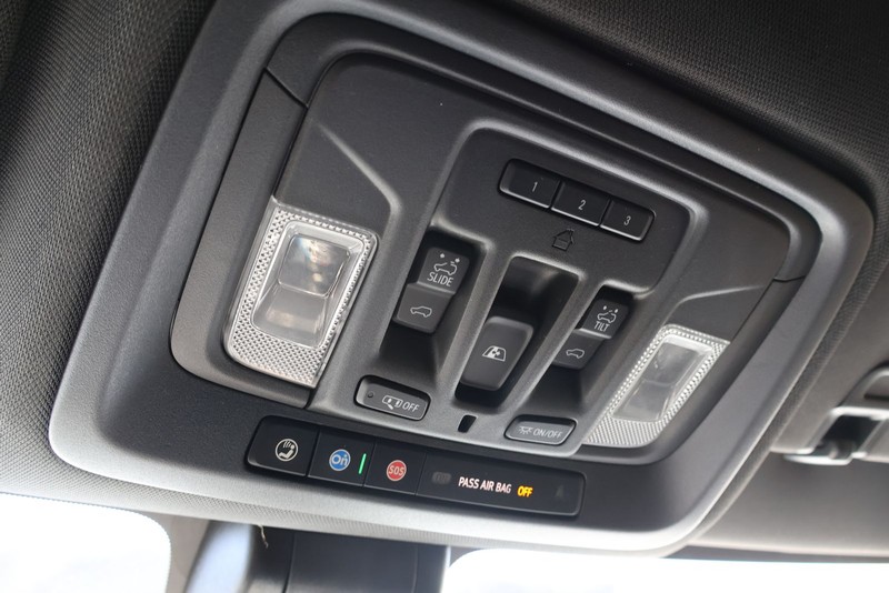 GMC Sierra 1500 Vehicle Full-screen Gallery Image 34