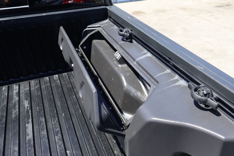Toyota Tacoma 4WD Vehicle Full-screen Gallery Image 07