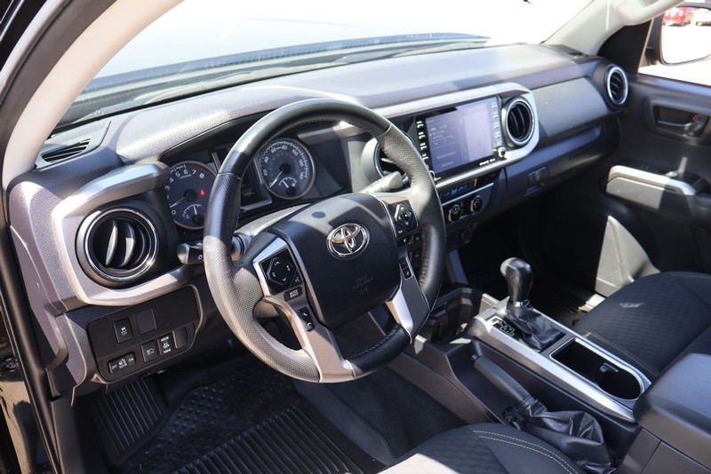 Toyota Tacoma 4WD Vehicle Full-screen Gallery Image 14