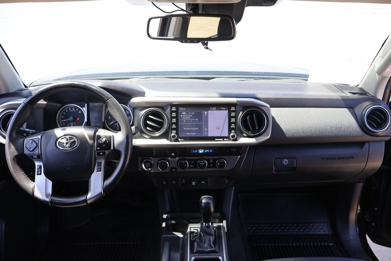 Toyota Tacoma 4WD Vehicle Full-screen Gallery Image 20