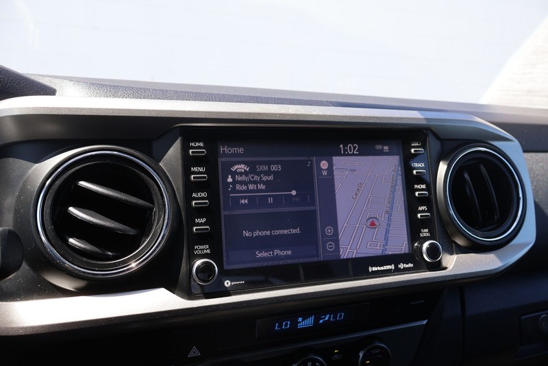 Toyota Tacoma 4WD Vehicle Full-screen Gallery Image 26
