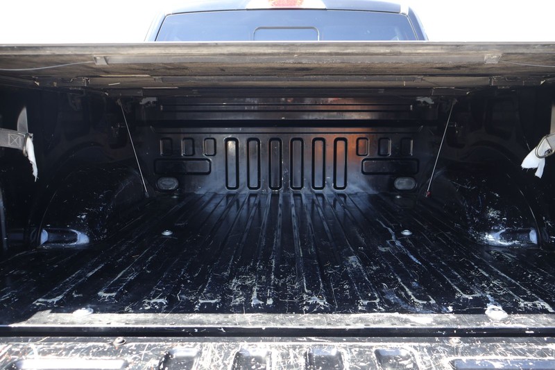 Ford F-150 Vehicle Full-screen Gallery Image 08