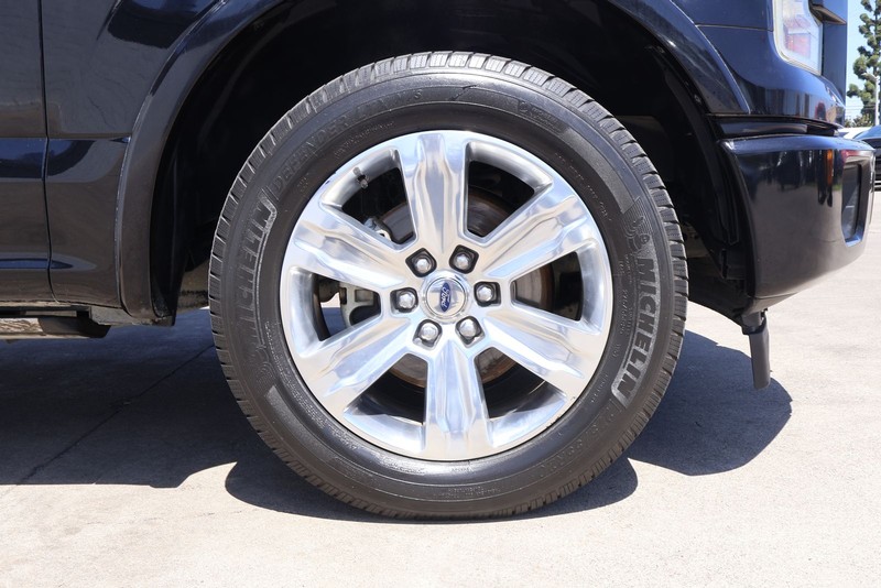 Ford F-150 Vehicle Full-screen Gallery Image 13