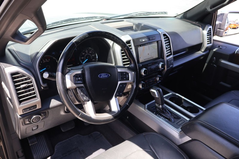 Ford F-150 Vehicle Full-screen Gallery Image 15