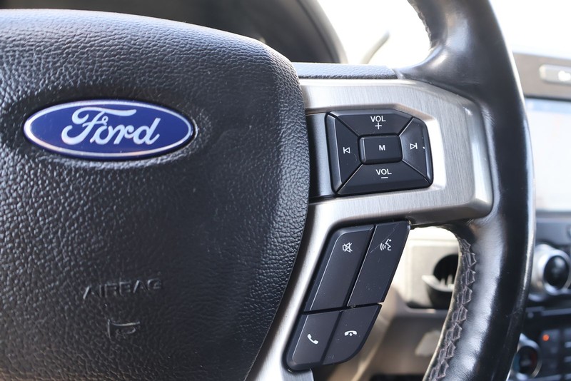 Ford F-150 Vehicle Full-screen Gallery Image 26