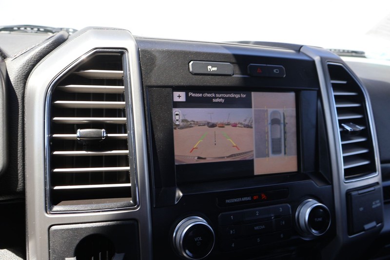 Ford F-150 Vehicle Full-screen Gallery Image 29