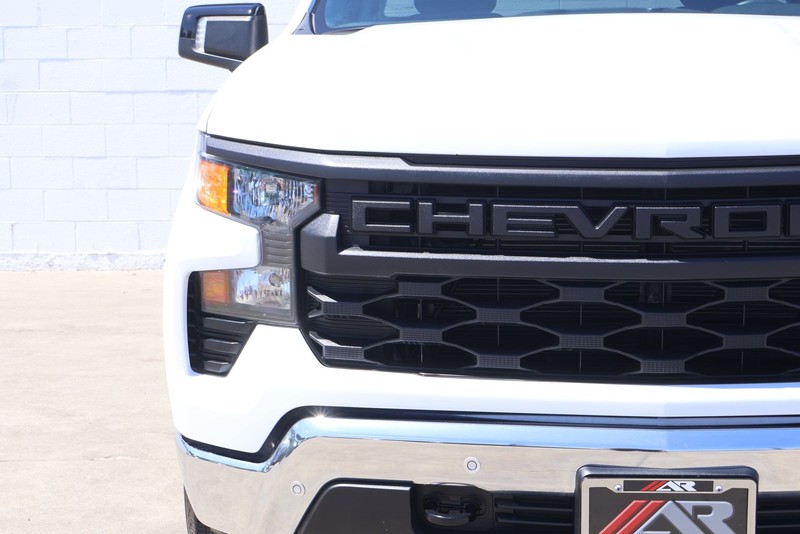 Chevrolet Silverado 1500 Vehicle Full-screen Gallery Image 03