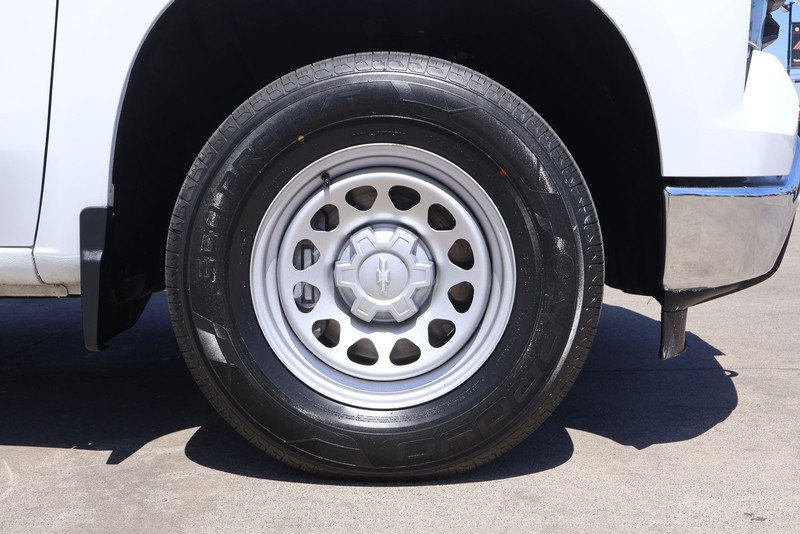 Chevrolet Silverado 1500 Vehicle Full-screen Gallery Image 13