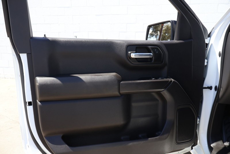 Chevrolet Silverado 1500 Vehicle Full-screen Gallery Image 14