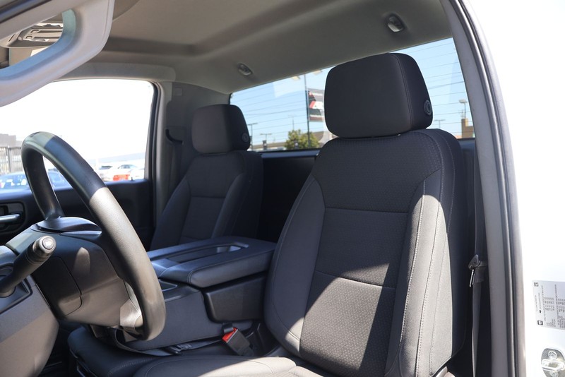 Chevrolet Silverado 1500 Vehicle Full-screen Gallery Image 16